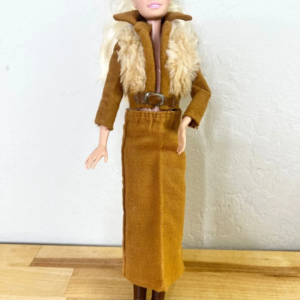 #7753 Vintage Barbie BEST BUY FUR N SUEDE Jacket and Skirt Set 1970s Outfit